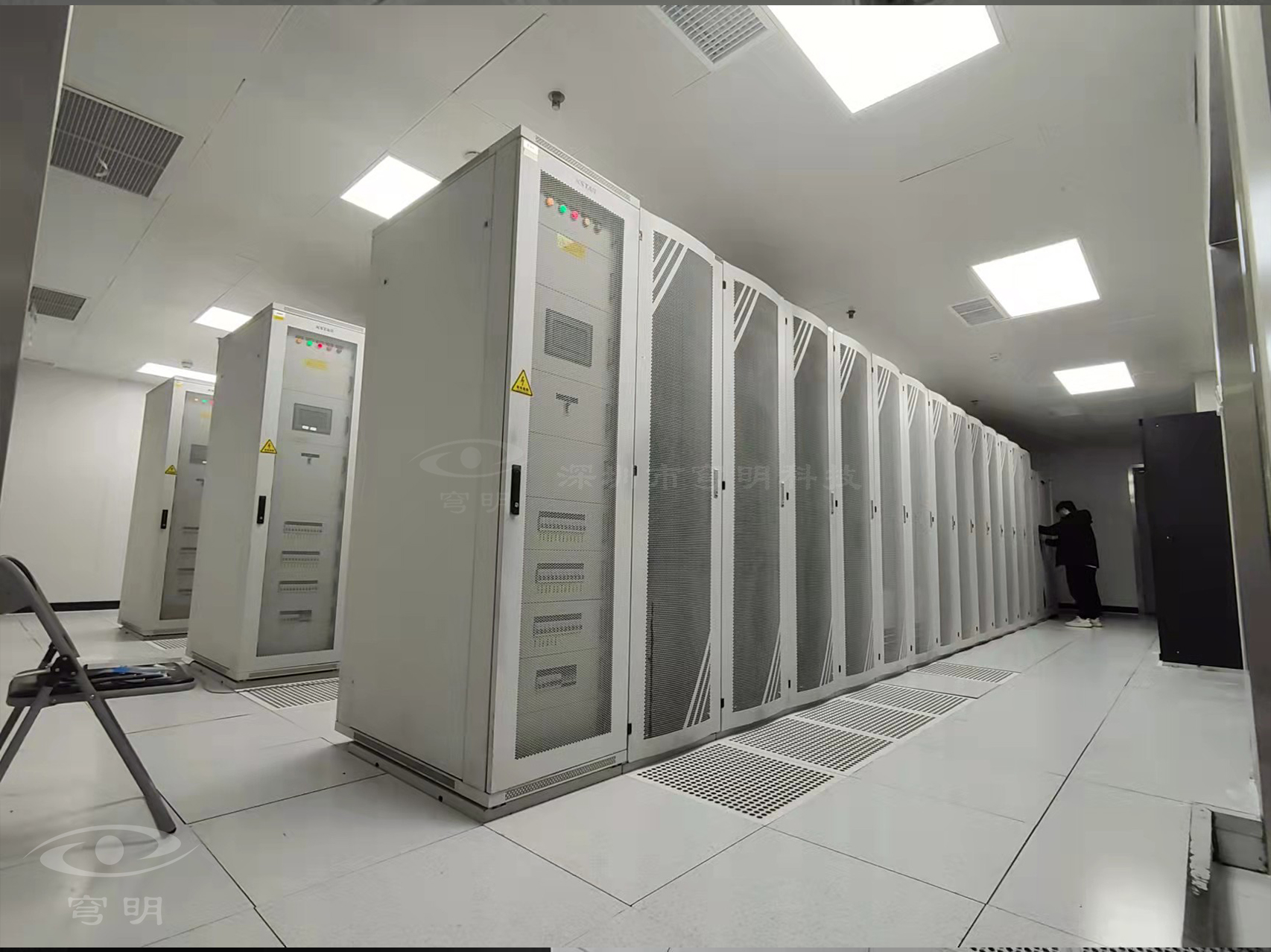 金屬彩鋼板-軍工企業(yè)數(shù)據(jù)中心機房設計 金屬彩鋼板-軍工企業(yè)數(shù)據(jù)中心機房設計